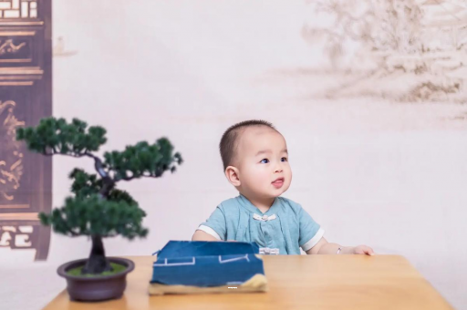 代怀生子好找吗宝宝摔到头第五天吐了 代怀生子好找吗宝宝摔到头第五天吐了